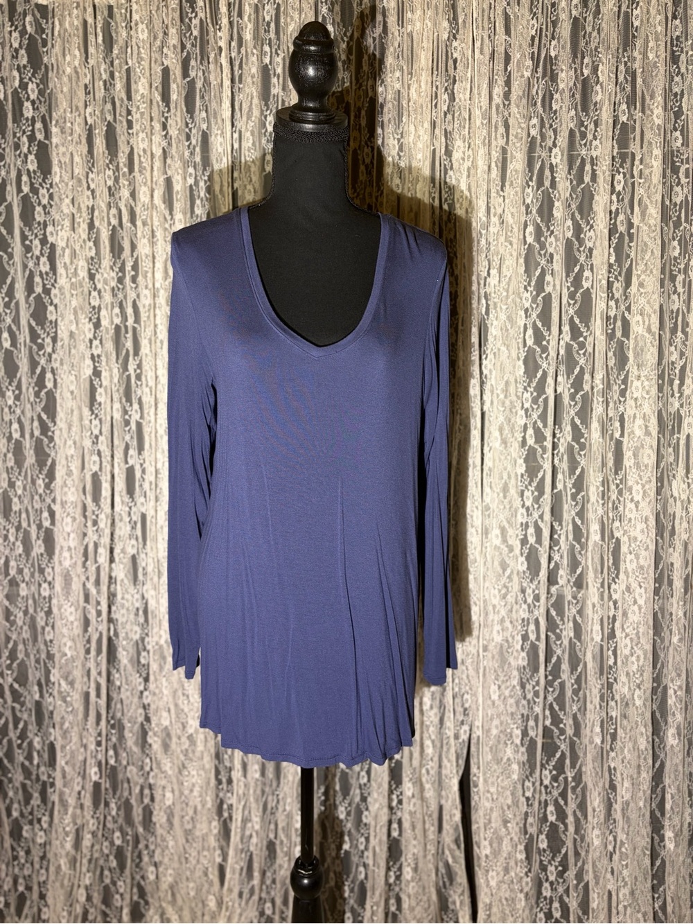 HUE Navy Long-Sleeve V-Neck Tunic Top